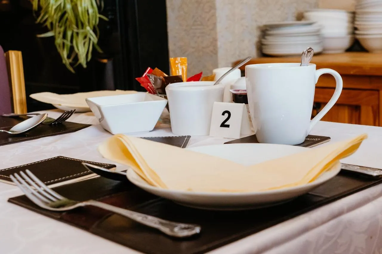 Bed & Breakfast Plougastel House B&B Westport